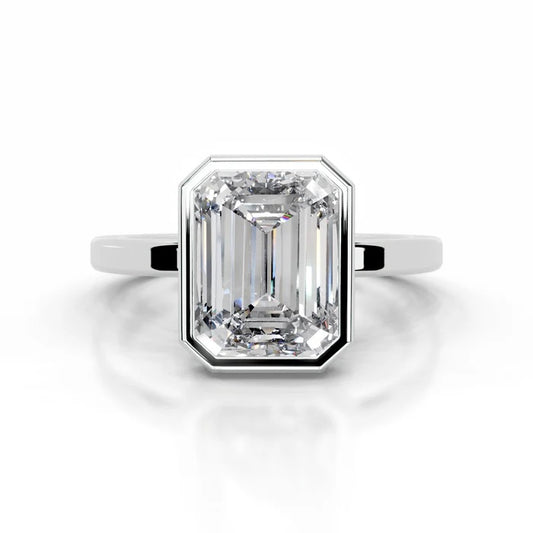 2 CT Solitaire Emerald Diamond Ring