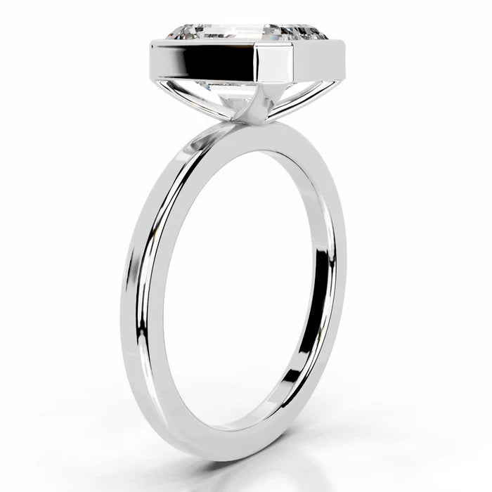 2 CT Solitaire Emerald Diamond Ring