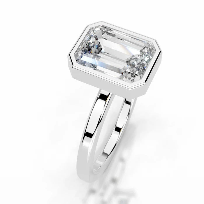 2 CT Solitaire Emerald Diamond Ring