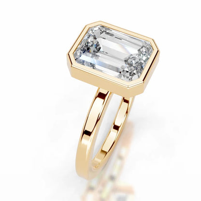 2 CT Solitaire Emerald Diamond Ring