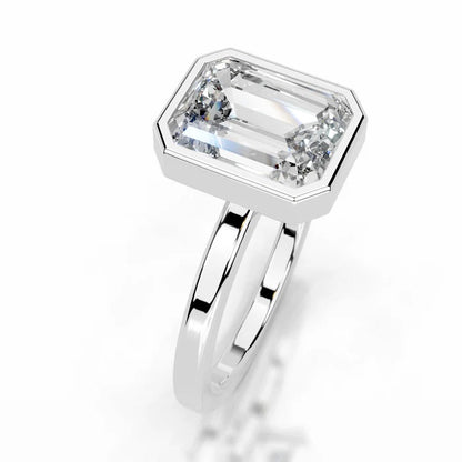 2 CT Solitaire Emerald Diamond Ring