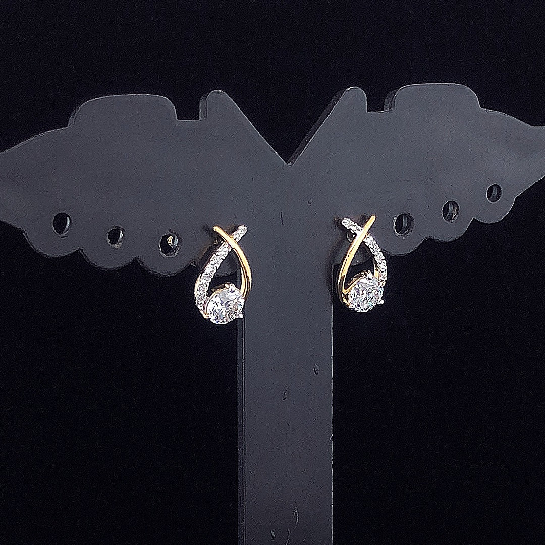 Classic Designer Round Diamond Earring