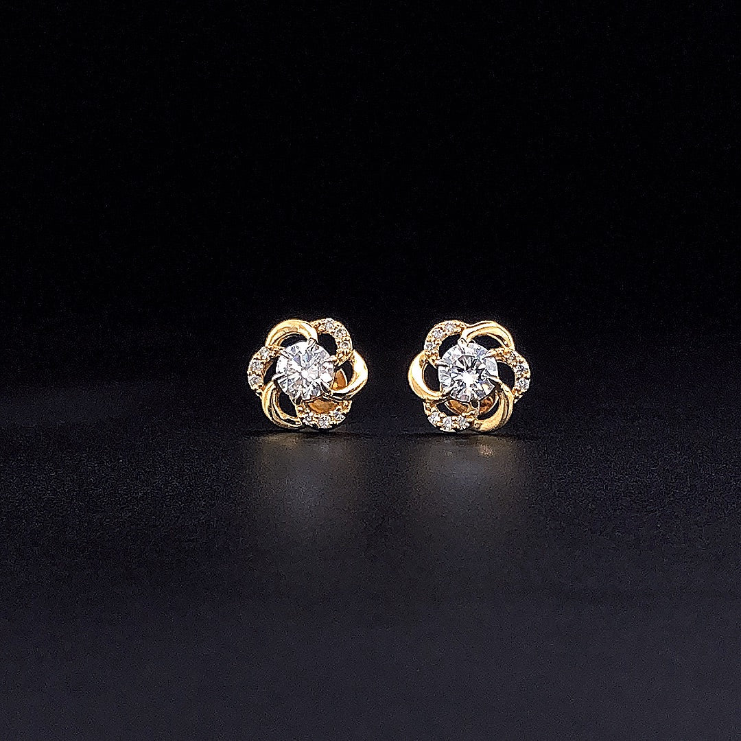 Classic 6 Petals Solitaire Earring