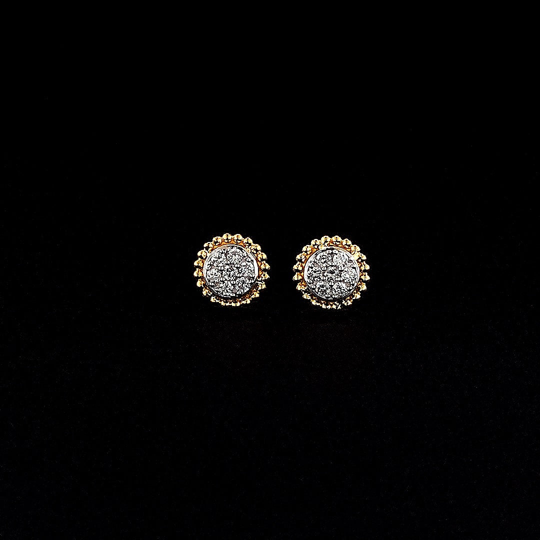 Cluster Round Classic Earring