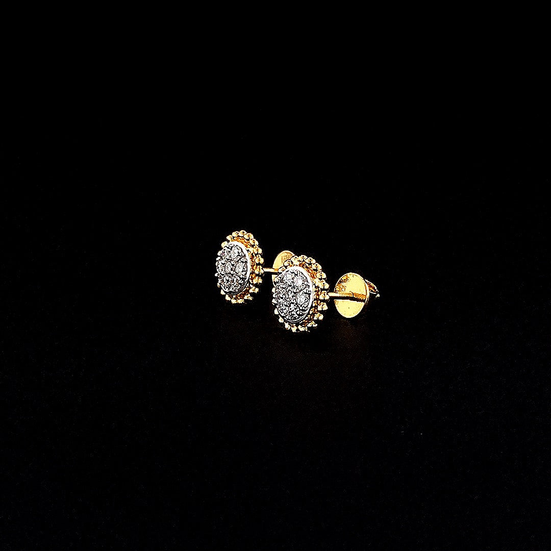 Cluster Round Classic Earring