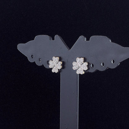 Fancy Heart Shape Cluster Round Diamond Earring