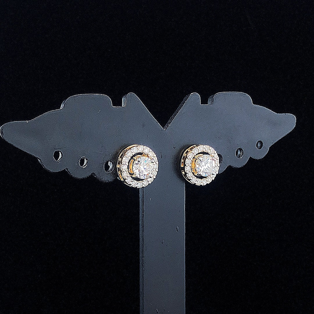 0.30cts Round Halo Diamond Earring