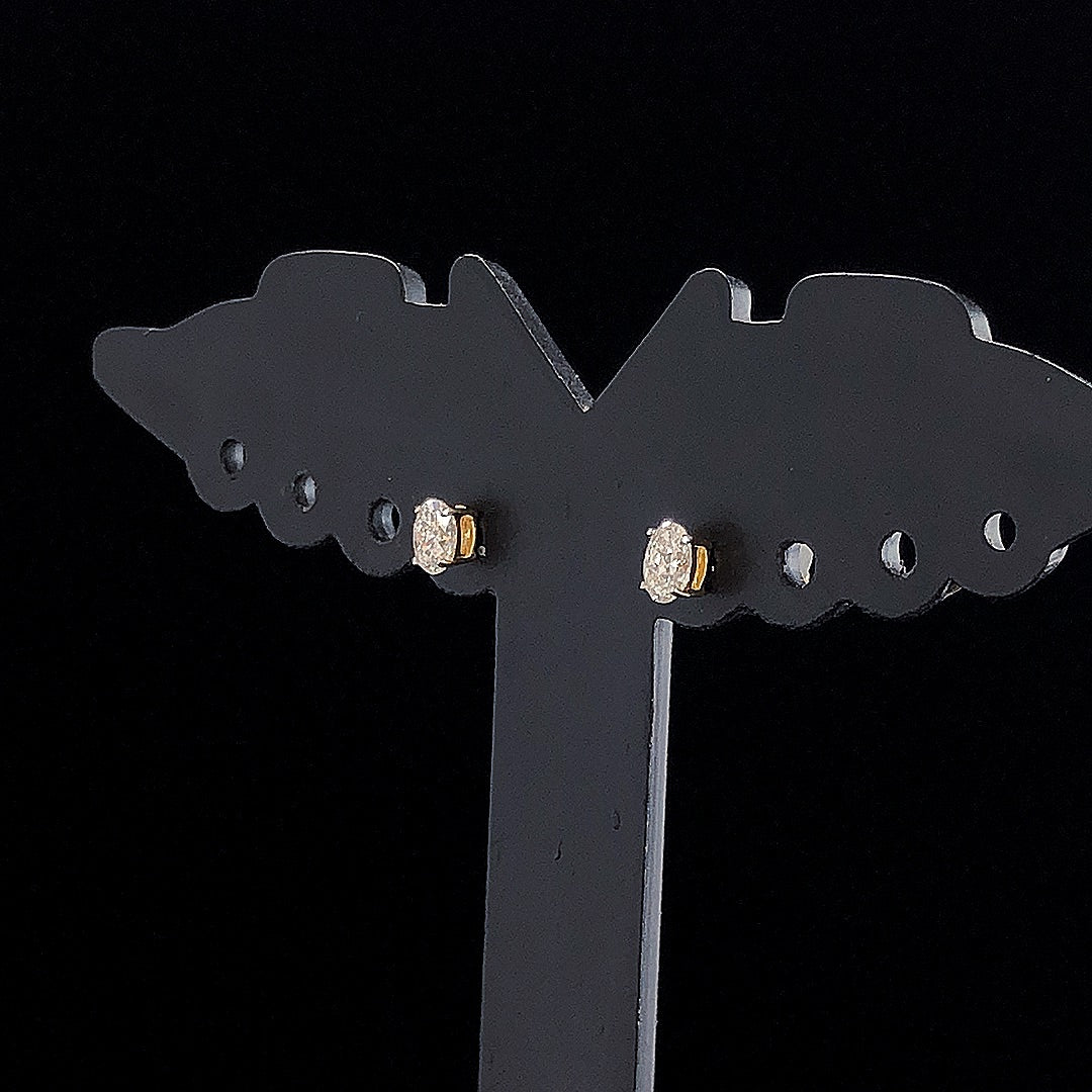 0.12cts Solitaire Oval Diamond Earring