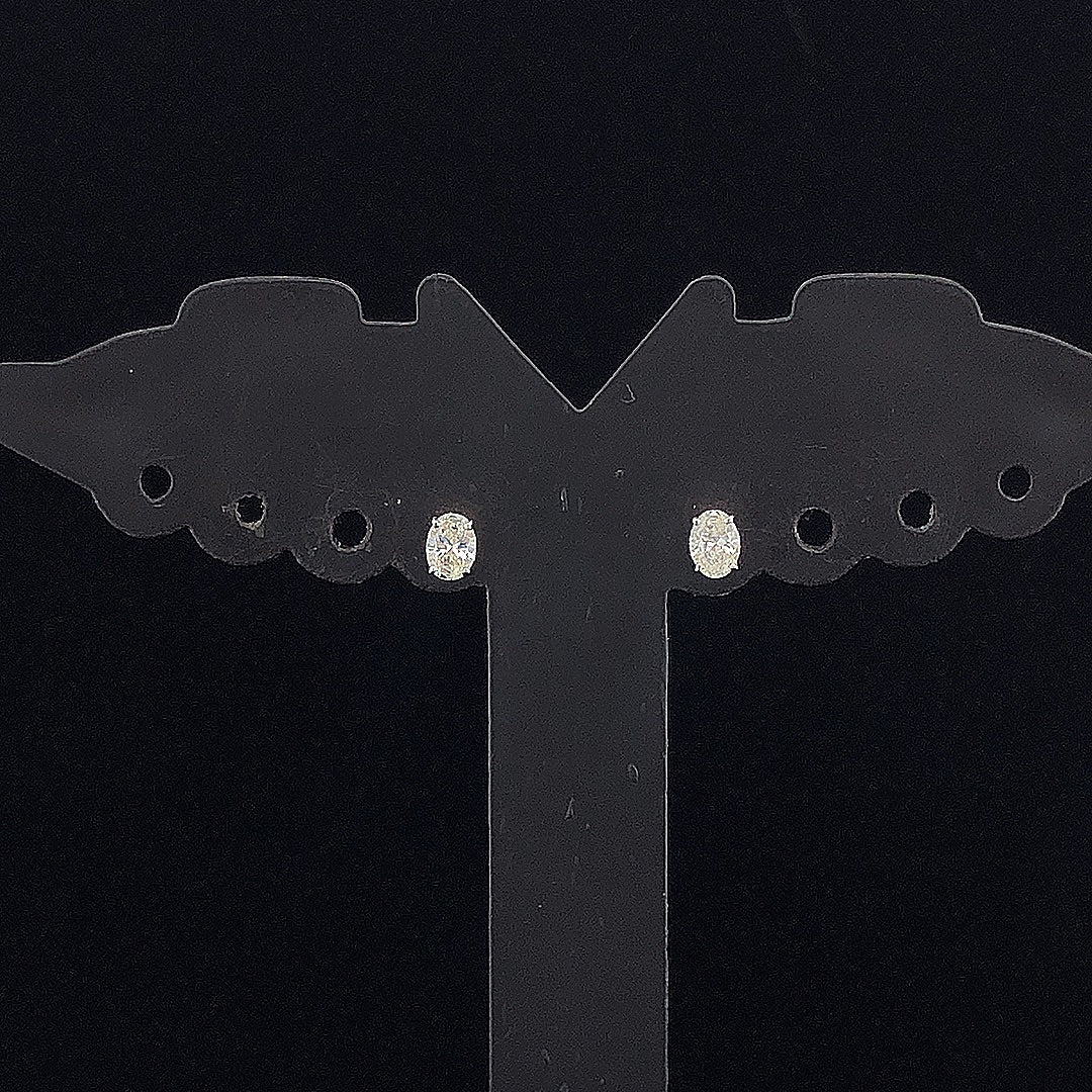0.10cts Solitaire Oval Diamond Earring