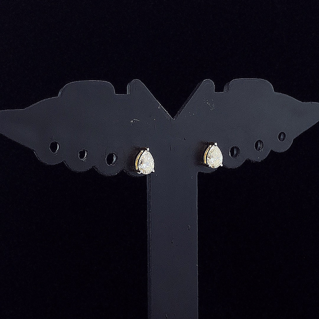 0.32cts Solitaire Pear Diamond Earring