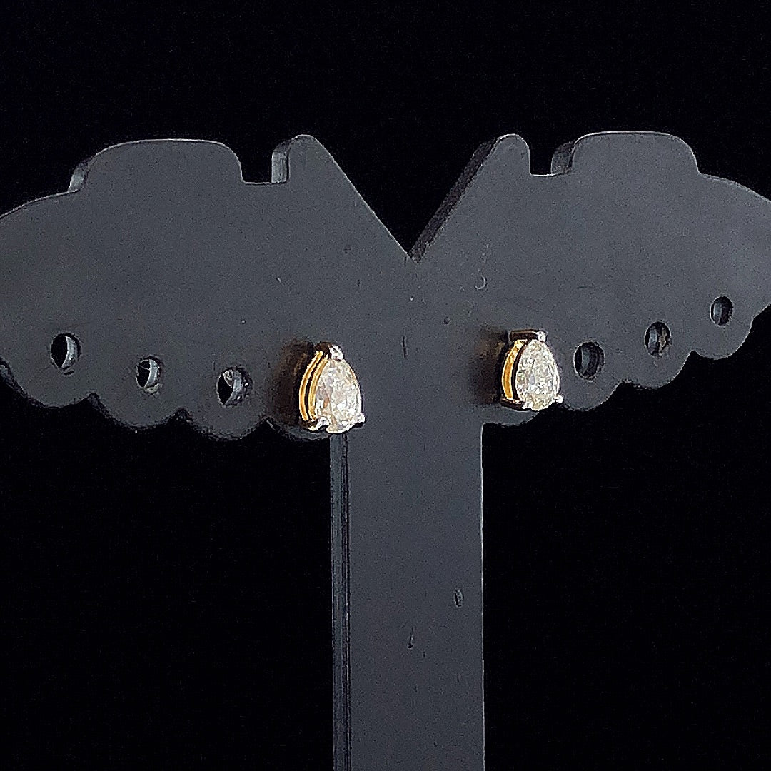 0.35cts Solitaire pear Diamond Earring