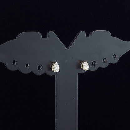0.16cts Solitaire Pear Diamond Earring