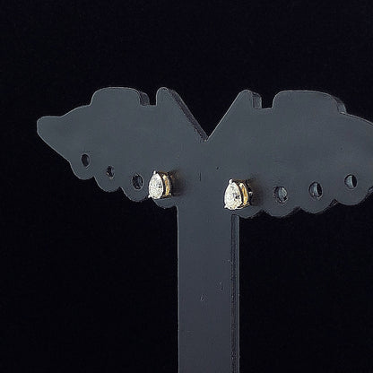 0.16cts Solitaire Pear Diamond Earring