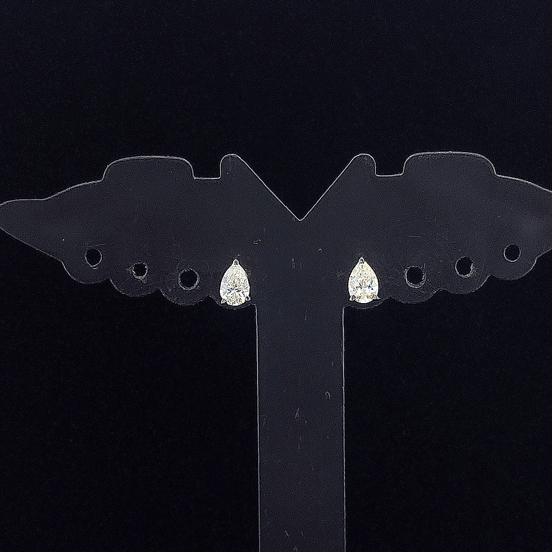 0.25cts Solitaire Pear Diamond Earring