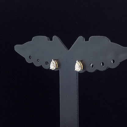 0.25cts Solitaire Pear Diamond Earring