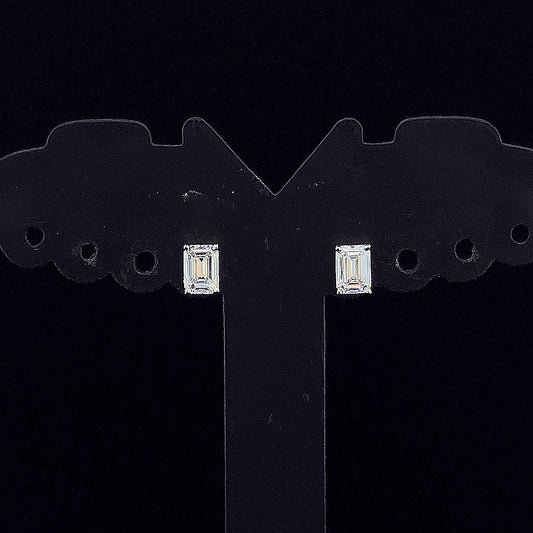 0.45cts Solitaire Emerald Diamond Earring